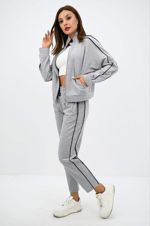 طقم رياضي عملي لون رمادي