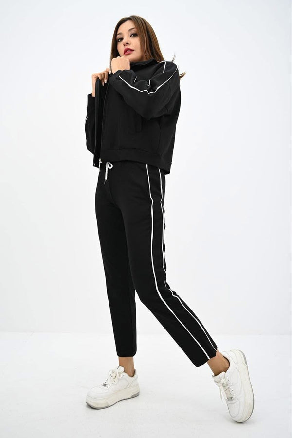 طقم رياضي عملي لون أسود