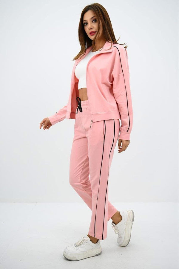 طقم رياضي عملي لون وردي