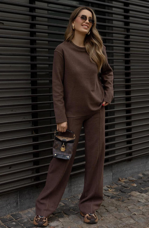 طقم نسائي- بني