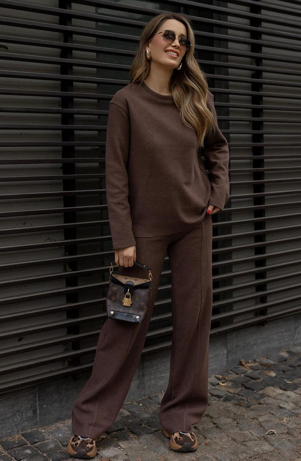 طقم نسائي- بني