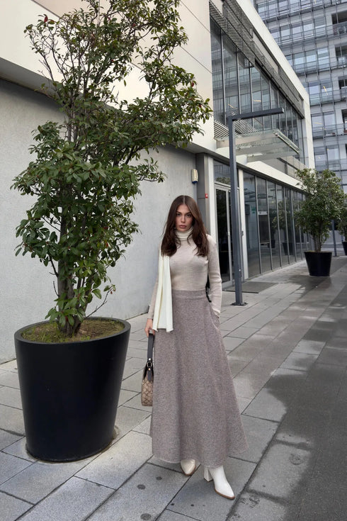 تنورة نسائية طويلة