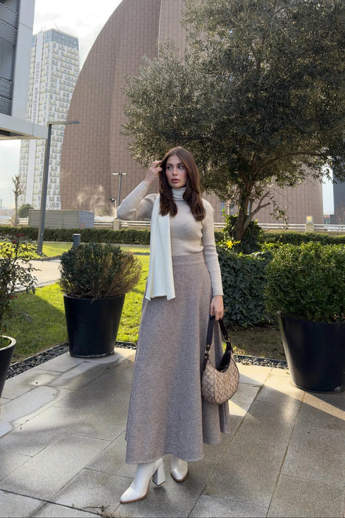 تنورة نسائية طويلة