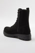 جزمة قصيرة باللون الأسود