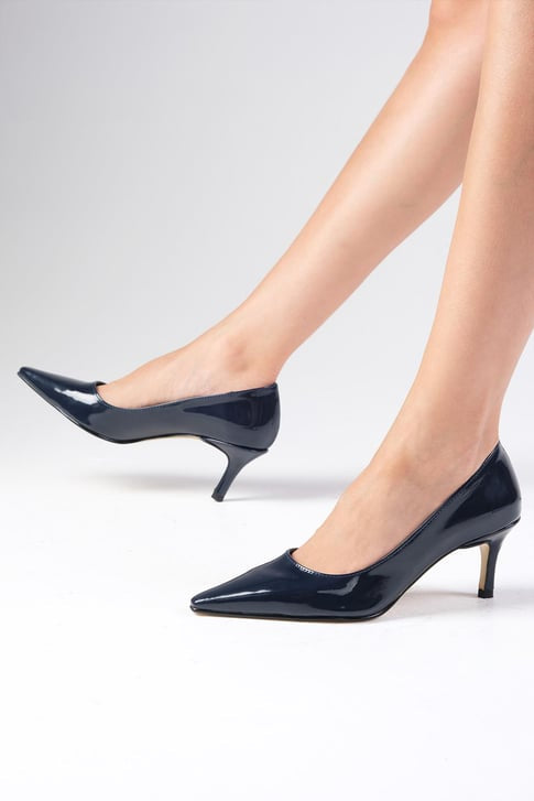 حذاء كعب عالي بلون كحلي