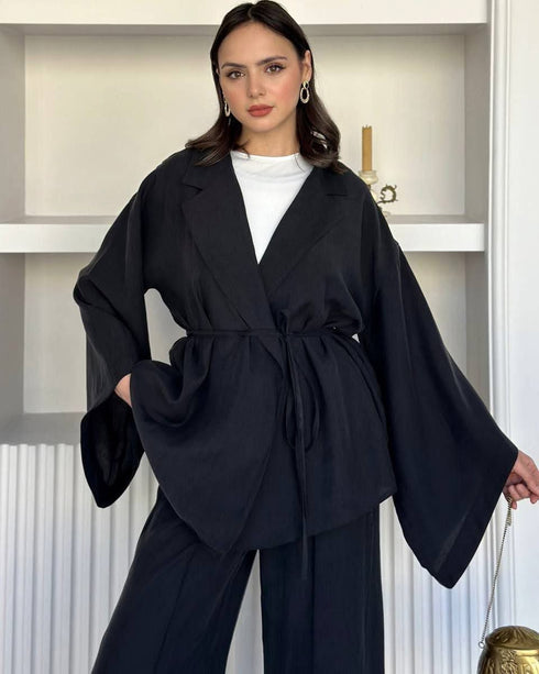 طقم قطعتين باللون الأسود