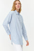 قميص بتفاصيل لؤلؤ - أزرق
