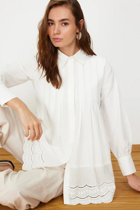 قميص بتفاصيل مطرزة - إيكرو