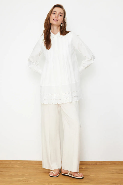 قميص بتفاصيل مطرزة - إيكرو