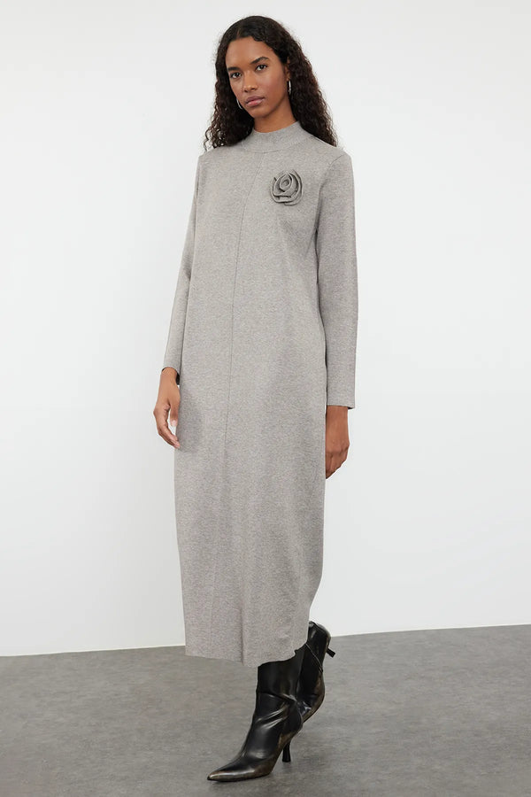 فستان تريكو لون رمادي