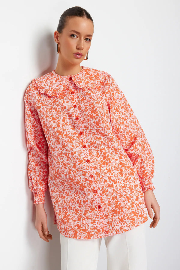 قميص بنقشة زهور - أحمر