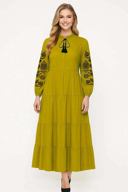 فستان مطرز باللون الزيتي