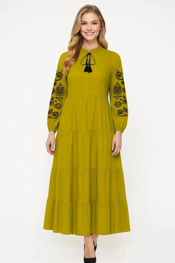 فستان مطرز باللون الزيتي