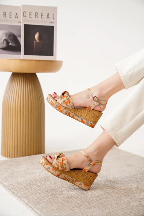 صندل ملون بكعب روكي