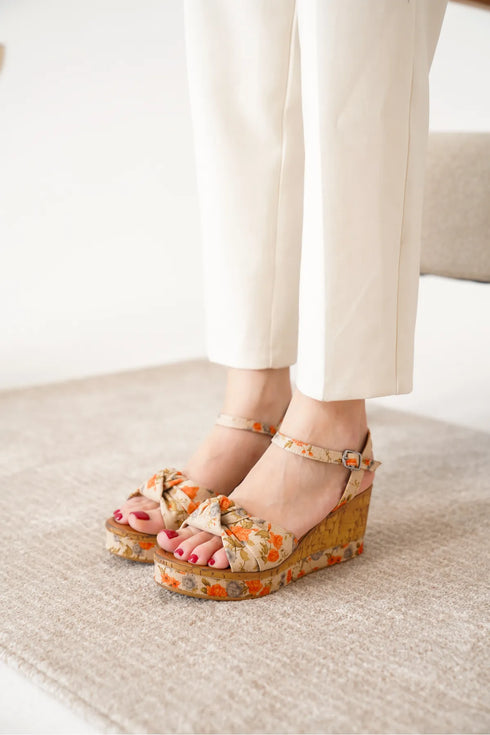 صندل ملون بكعب روكي