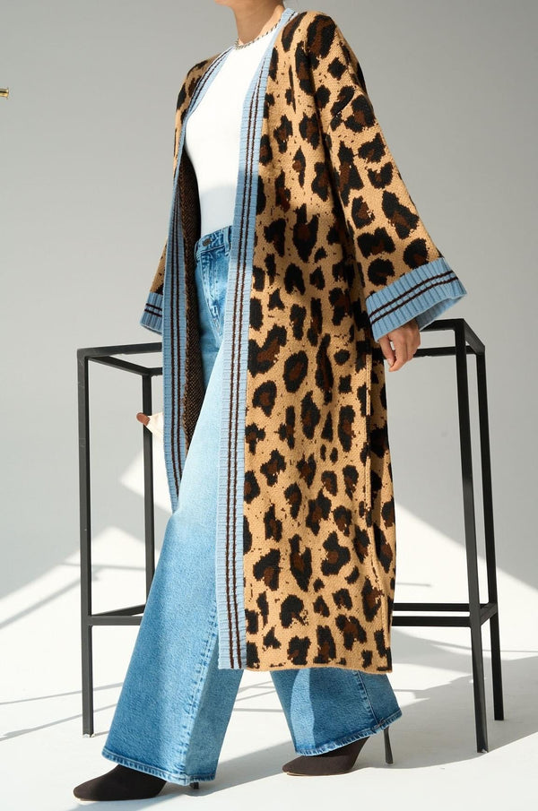 كارديغان طويل بنقشة ليوبارد وشريط أزرق