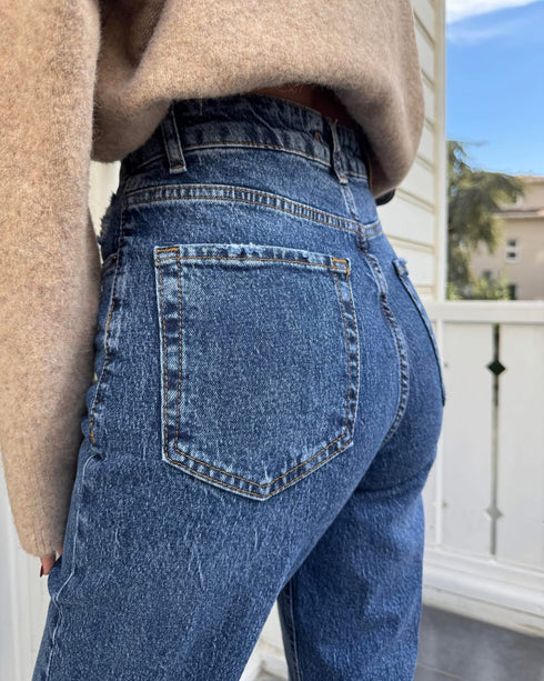 بنطلون جينز عملي ويومي