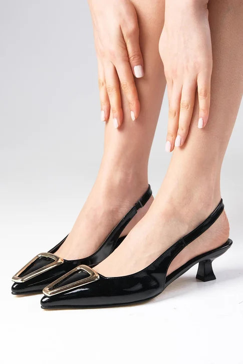 حذاء كعب قصير لون أسود