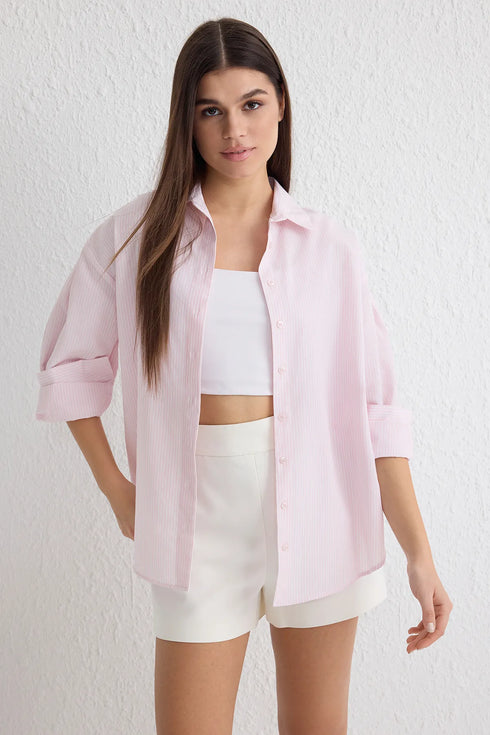 قميص مخطط اوفر سايز وردي فاتح