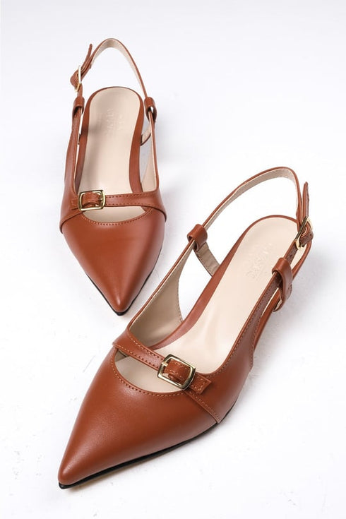 حذاء كعب قصير لون عسلي