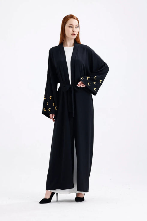 عباية لون أسود بنقشة هلال رمضان