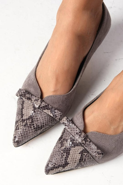 حذاء مخمل كعب قصير لون رمادي