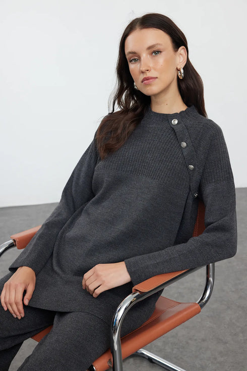 طقم تريكو لون رمادي غامق