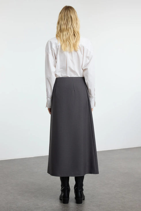 تنورة طويلة لون رمادي غامق