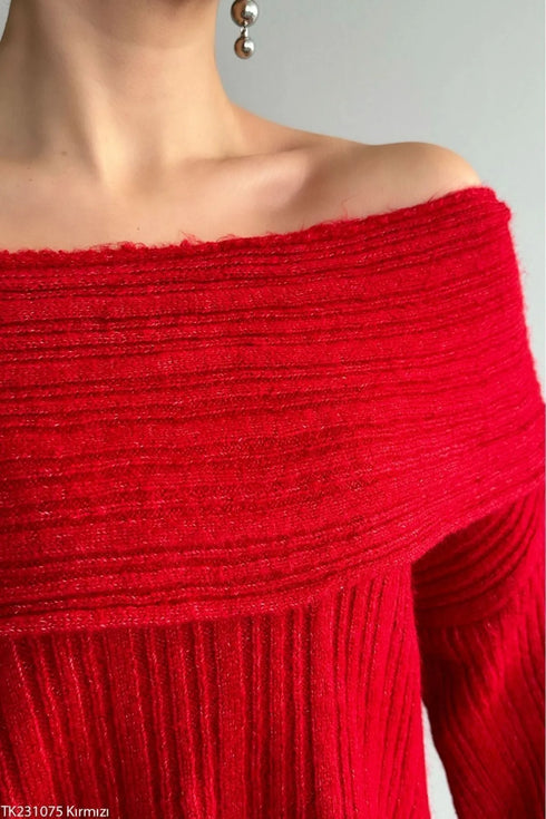 كنزة - تريكو باللون الأحمر