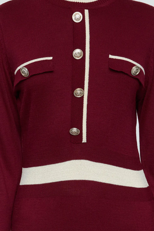 فستان تريكو بأزرار باللون البوردو