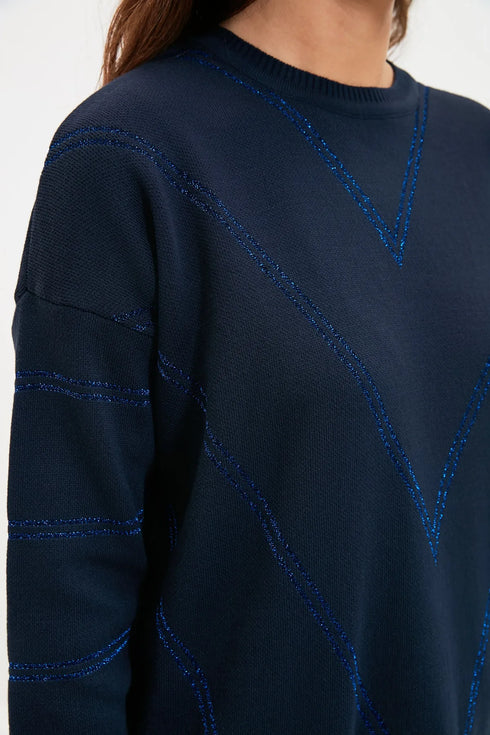 كنزة تريكو طويلة باللون الأزرق الغامق