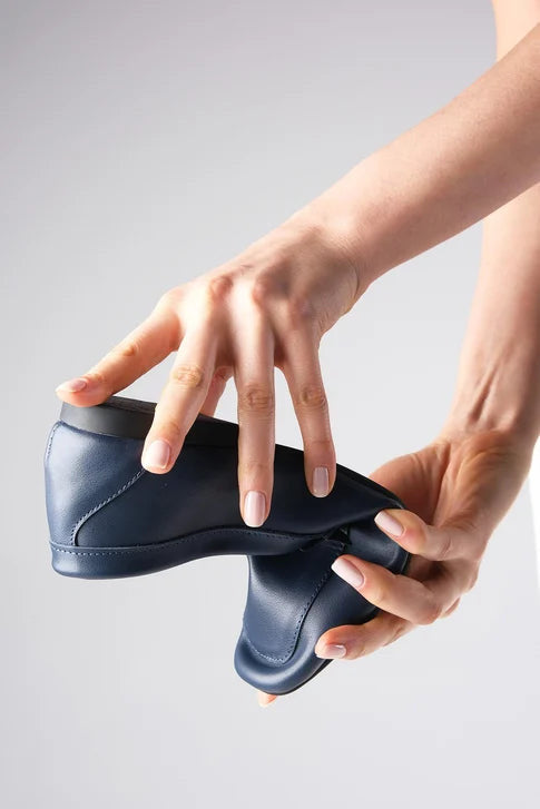 حذاء لوفر جلد حقيقي باللون الكحلي