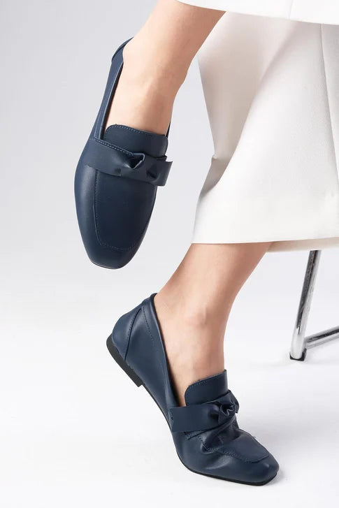 حذاء لوفر جلد حقيقي باللون الكحلي