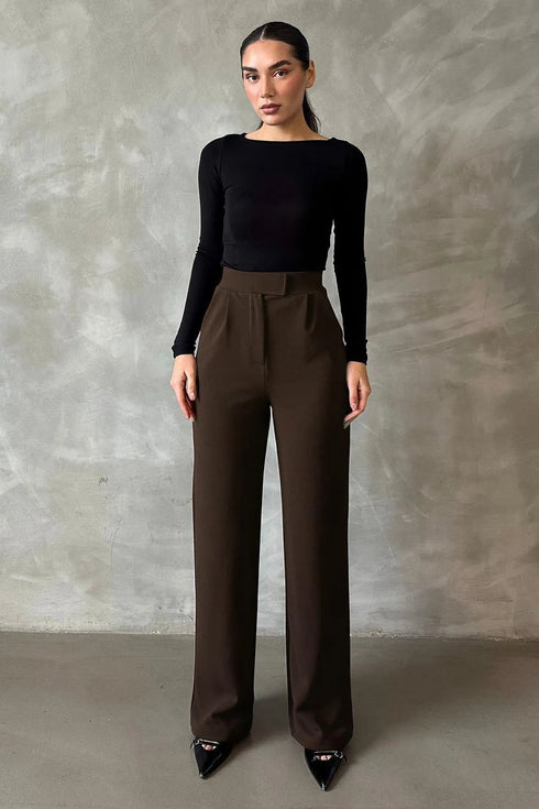 بنطلون من الليكرا لون بني