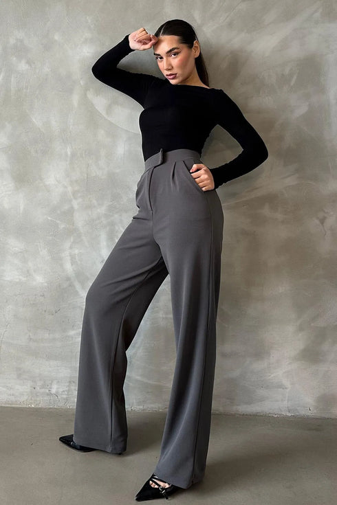 بنطلون من الليكرا لون رمادي