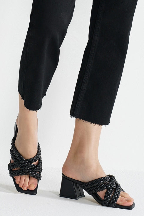 سليبر جلد حقيقي باللون الأسود