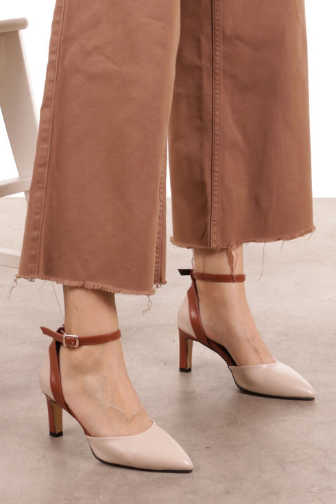 حذاء كعب عالي لون بيج