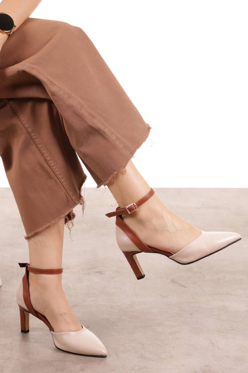 حذاء كعب عالي لون بيج