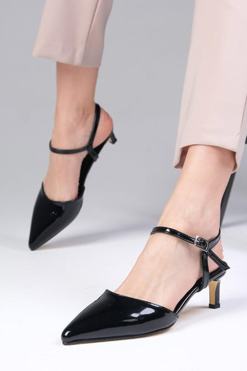 حذاء بكعب قصير لون أسود