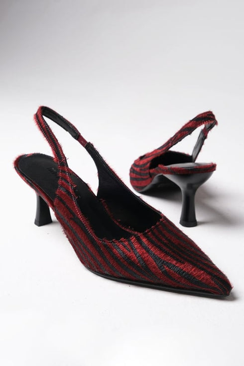 حذاء كعب بنقشة زيبرا باللون العنابي