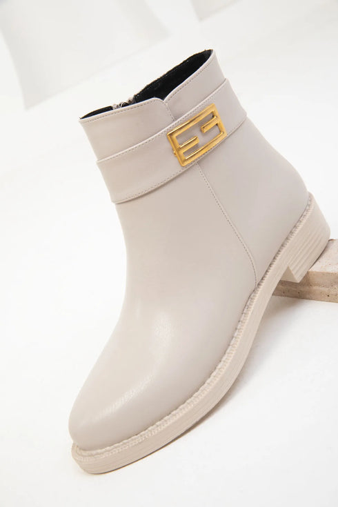 جزمة قصيرة لون بيج