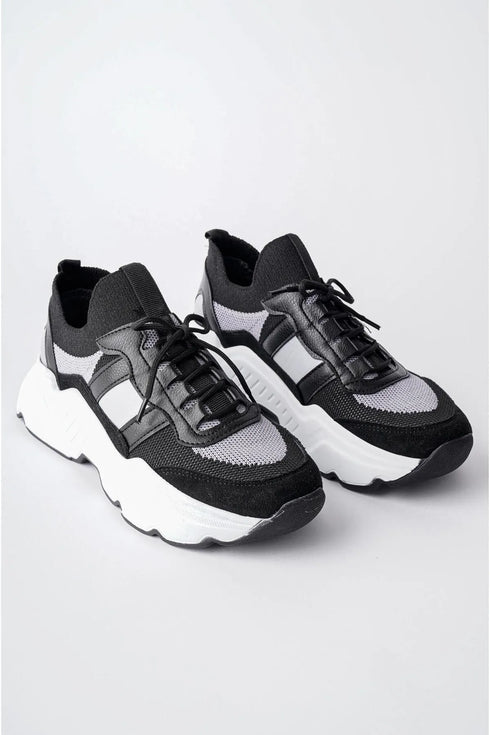 حذاء سنيكرز نسائي مريح للمشي والجري - لون أسود