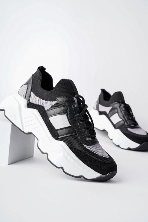 حذاء سنيكرز نسائي مريح للمشي والجري - لون أسود