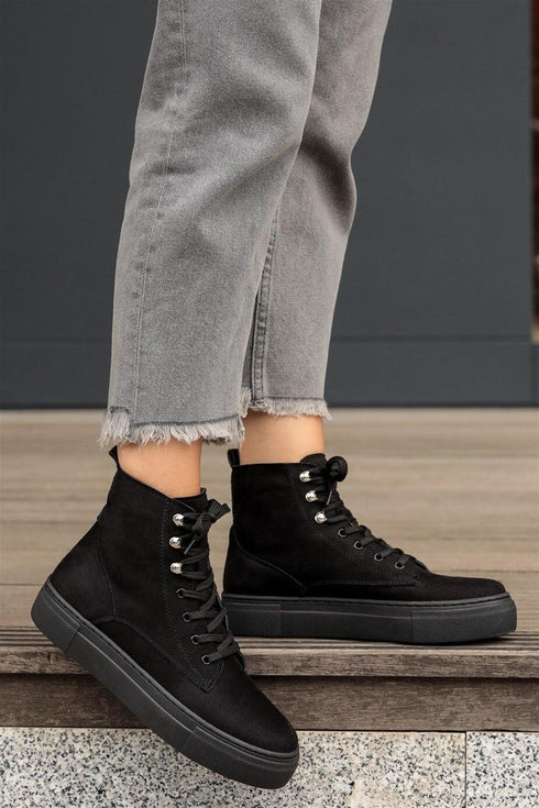 جزمة قصيرة لون أسود