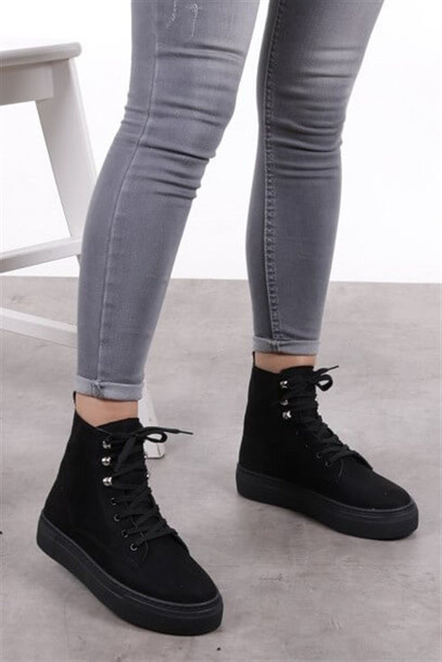 جزمة قصيرة لون أسود