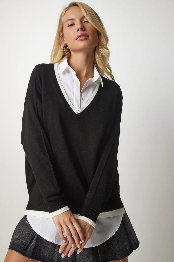 بلوز تريكو باللون الأسود