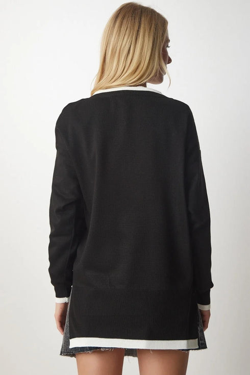 بلوز تريكو باللون الأسود