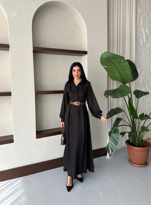 فستان نسائي طويل مع حزام باللون الأسود