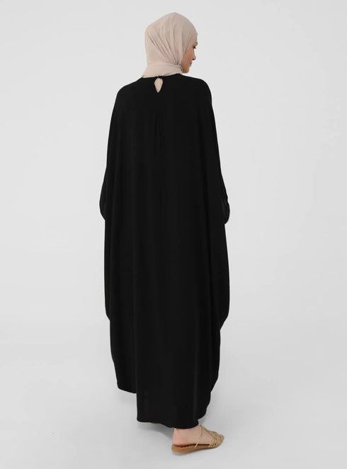 عباية نسائية لون أسود