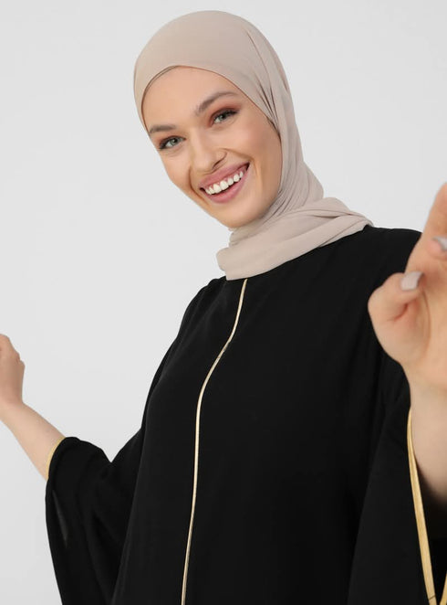 عباية نسائية لون أسود